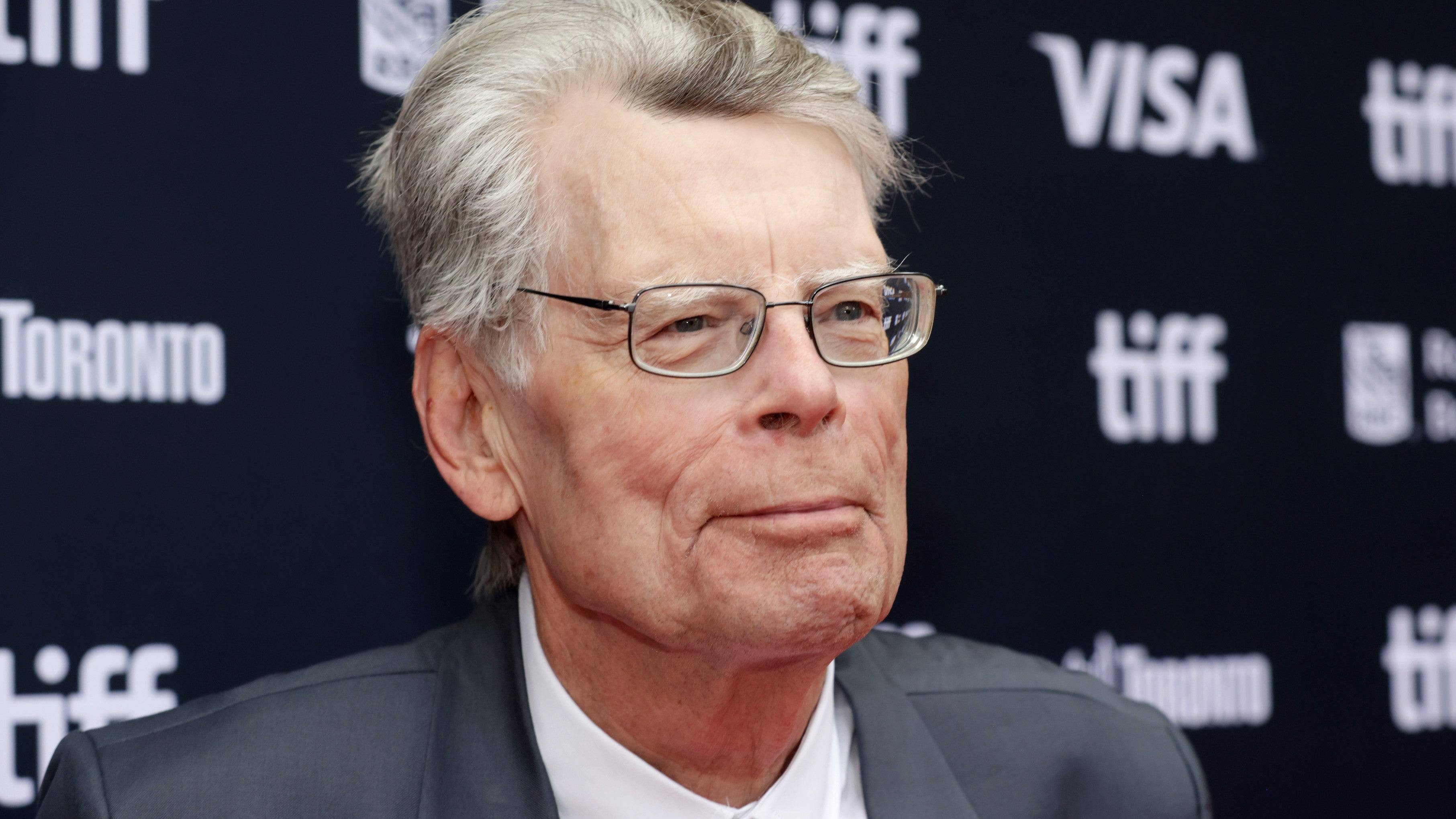 Stephen King afferma che gli Oscar dovrebbero essere cancellati tra gli incendi di Los Angeles