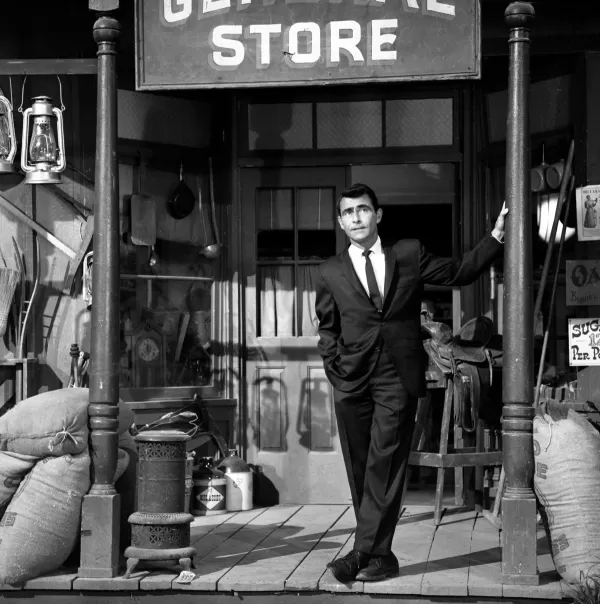 Rod Serling in Promo-Fotografie für die Serie 'The Loner'